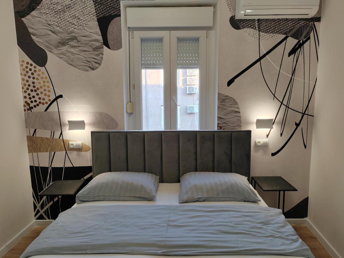 Town Square Apartment Zara Esterno foto